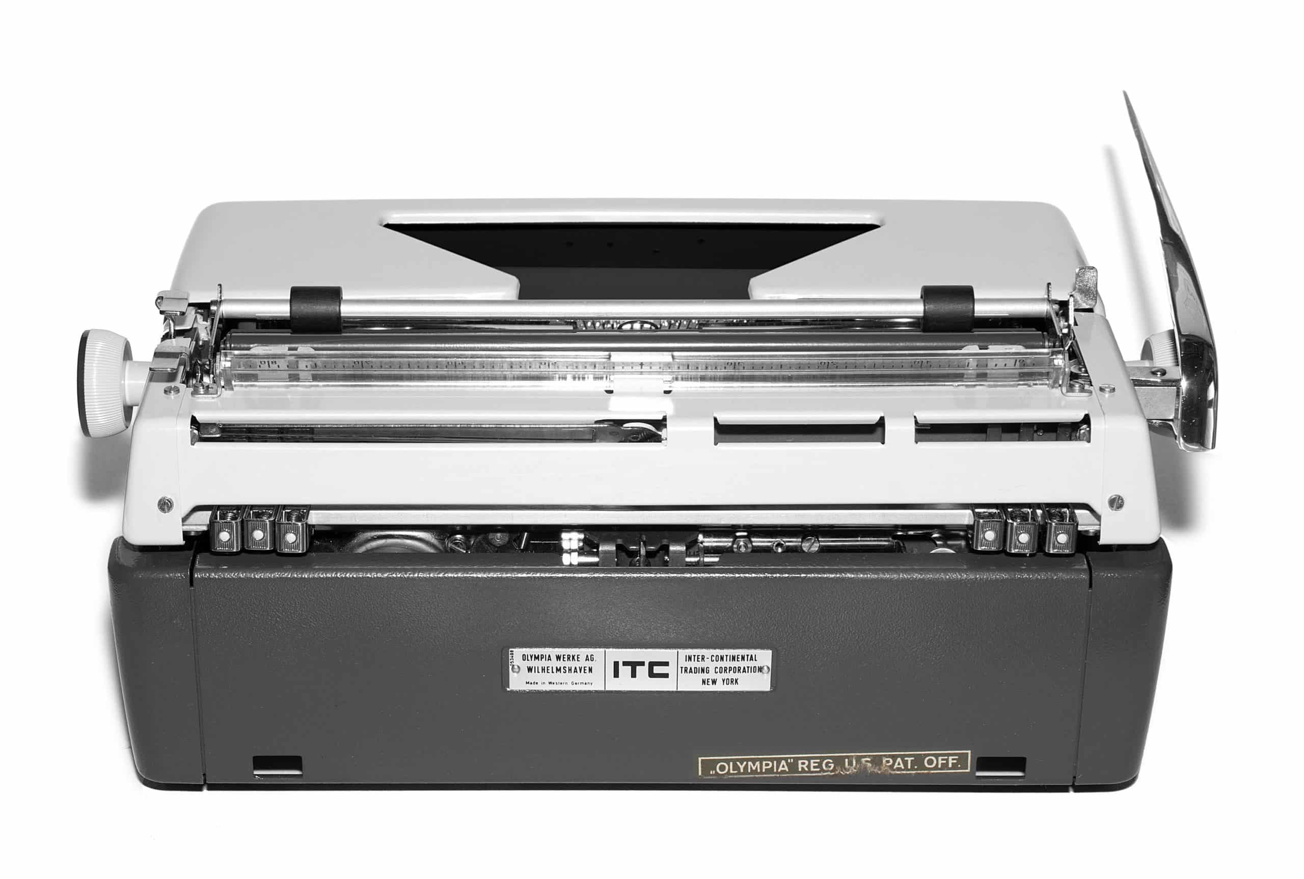 Olympia SM8 Typewriter Gray 1969 Vintage #1428 (Professionally Restored / Refurbished) - Image 6