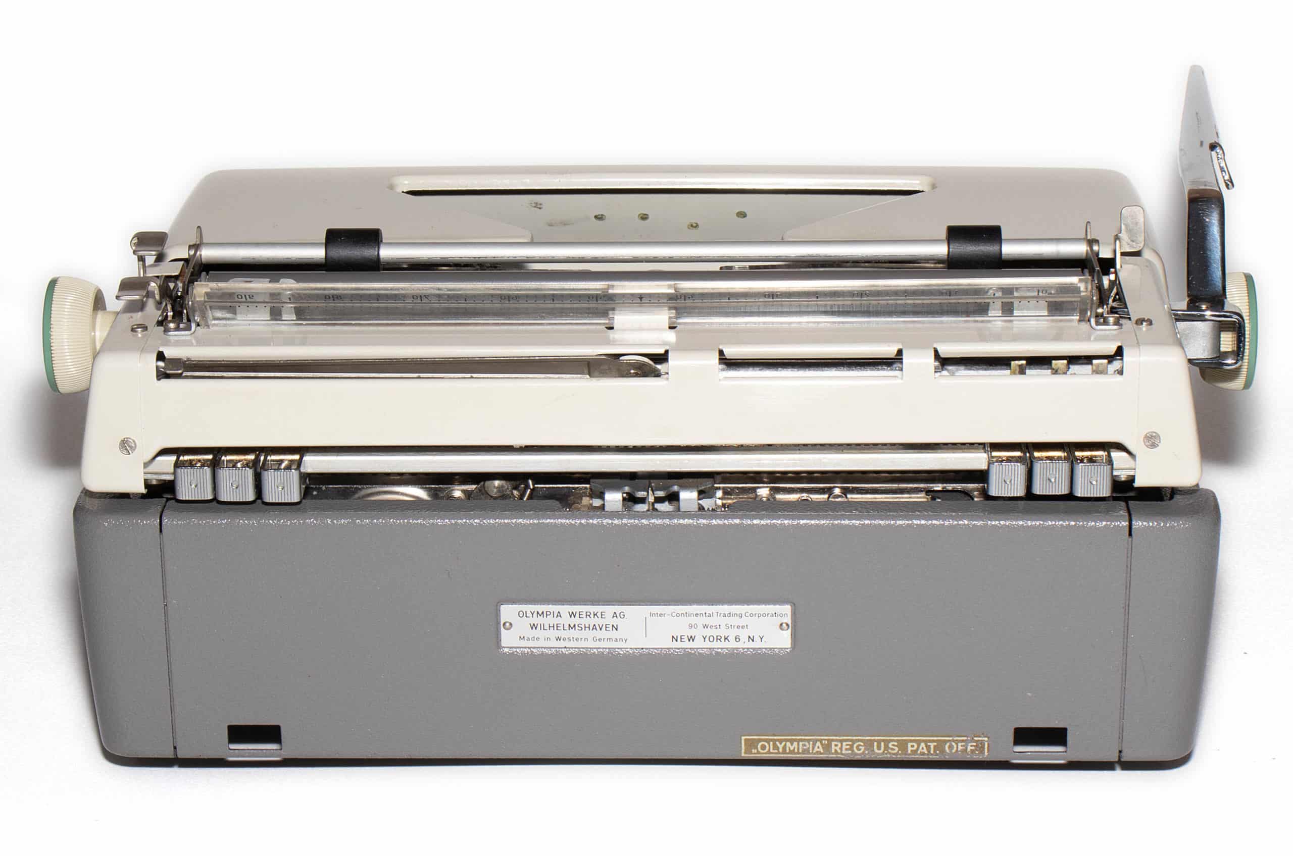Olympia SM8 Manual Typewriter White 1966 Vintage #1440