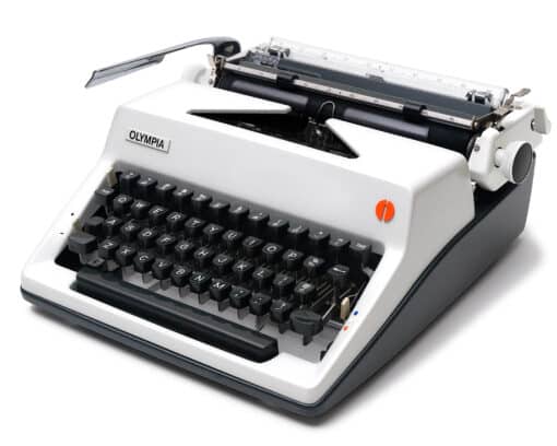 Olympia SM9 De Luxe Manual Typewriter White 1971 Vintage #1471 Professionally Restored (Refurbished) - Image 3