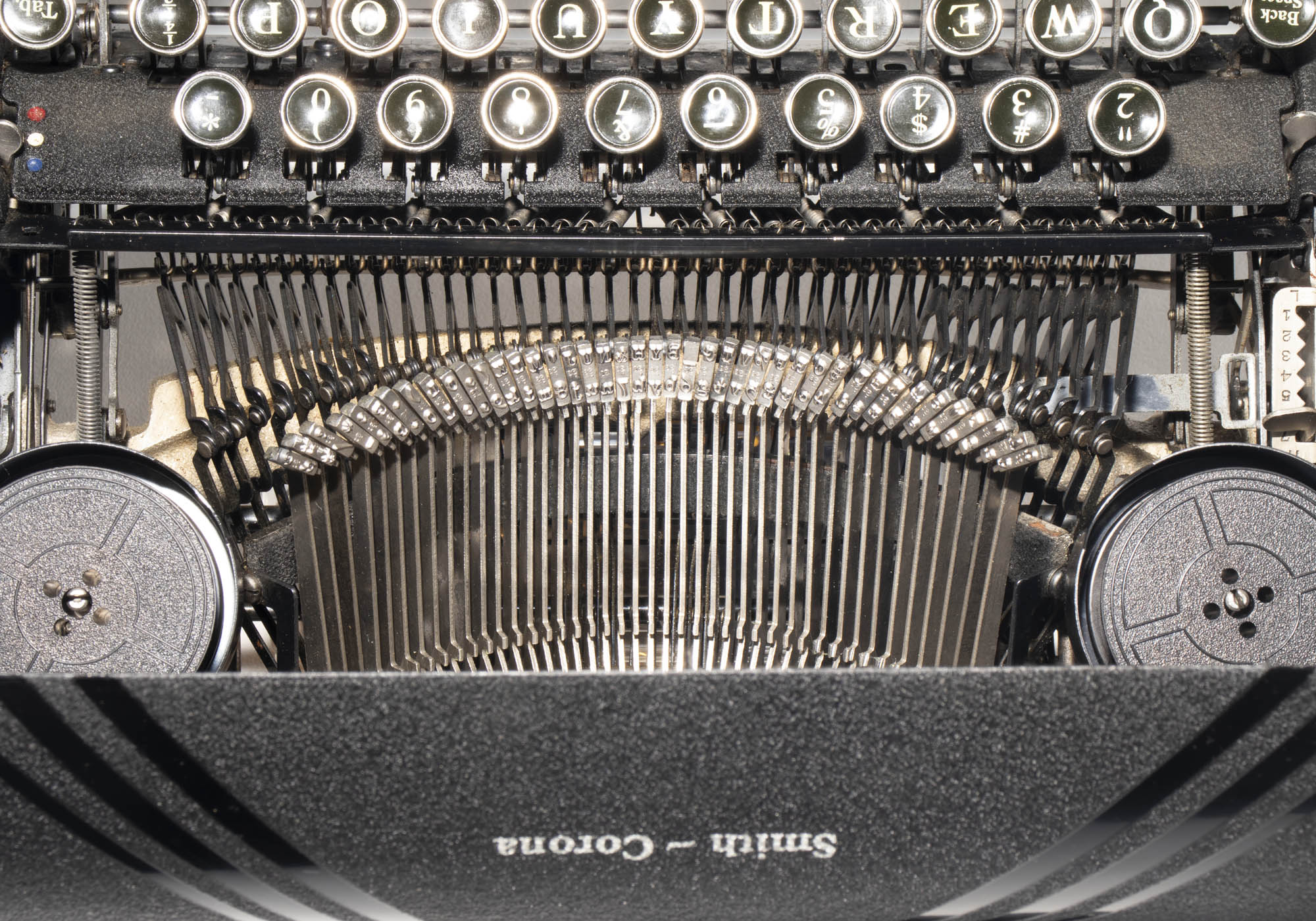 Smith-Corona Sterling Manual Typewriter Black 1947 Floating Shift Vintage #1472 Professionally Restored (Refurbished) - Image 4