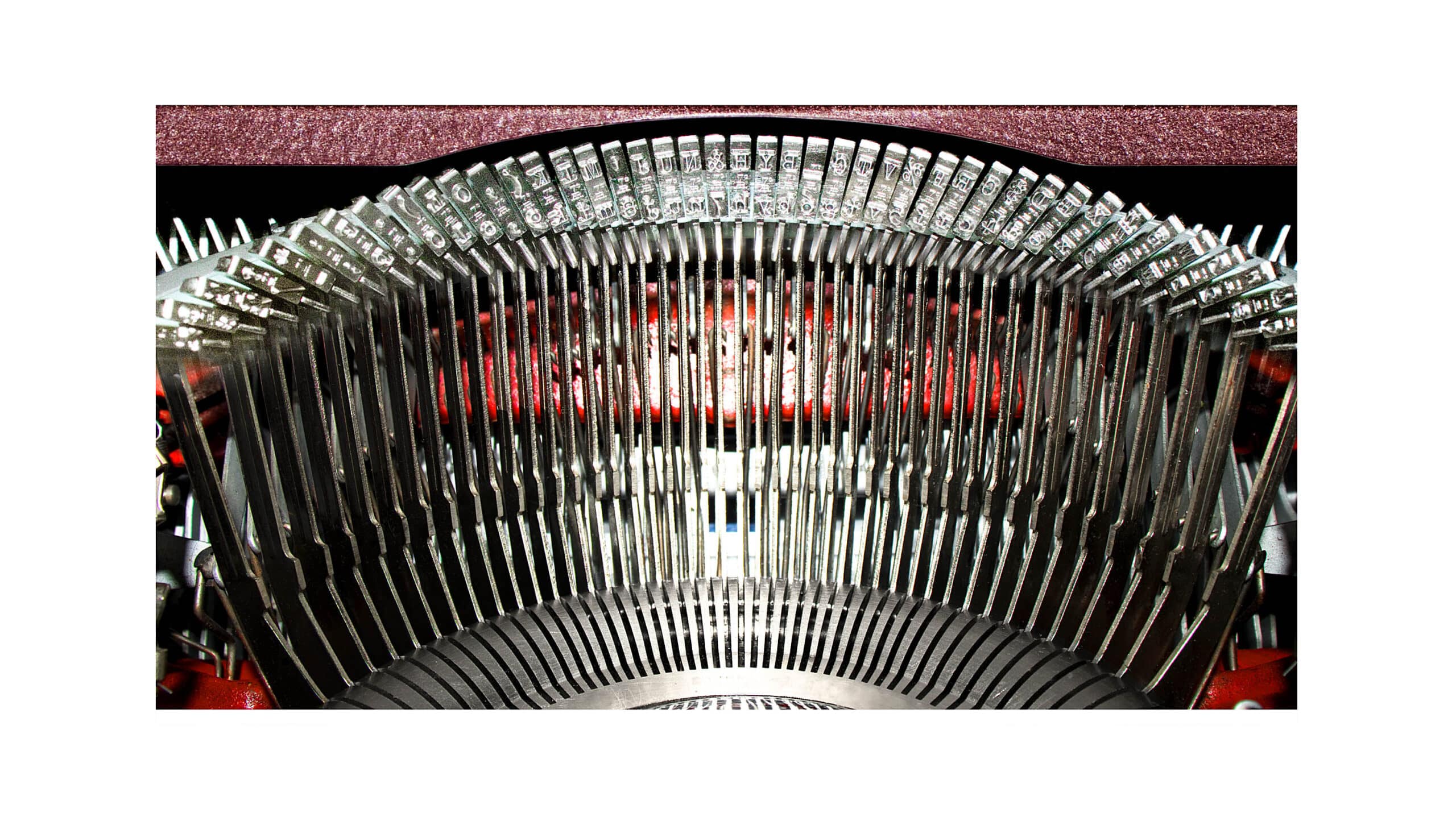 Olympia SM3 De Luxe Manual Typewriter Burgundy/Maroon 1954 Vintage #1481 Professionally Restored (Refurbished) - Image 4