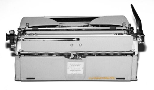 Olympia SM4 Manual Typewriter for Sale Gray 1959 Vintage Professionally Restored (Refurbished) - Image 5