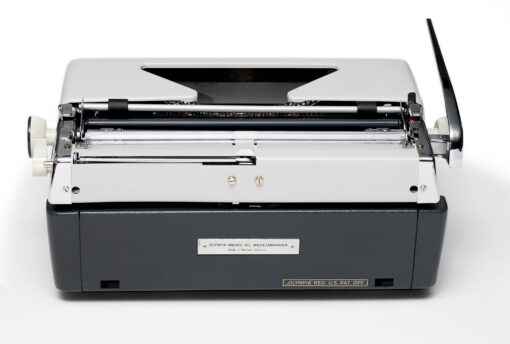 Olympia SM9 De Luxe Manual Typewriter for Sale Gray/Grey 1969 Vintage Professionally Restored (Refurbished) - Image 5