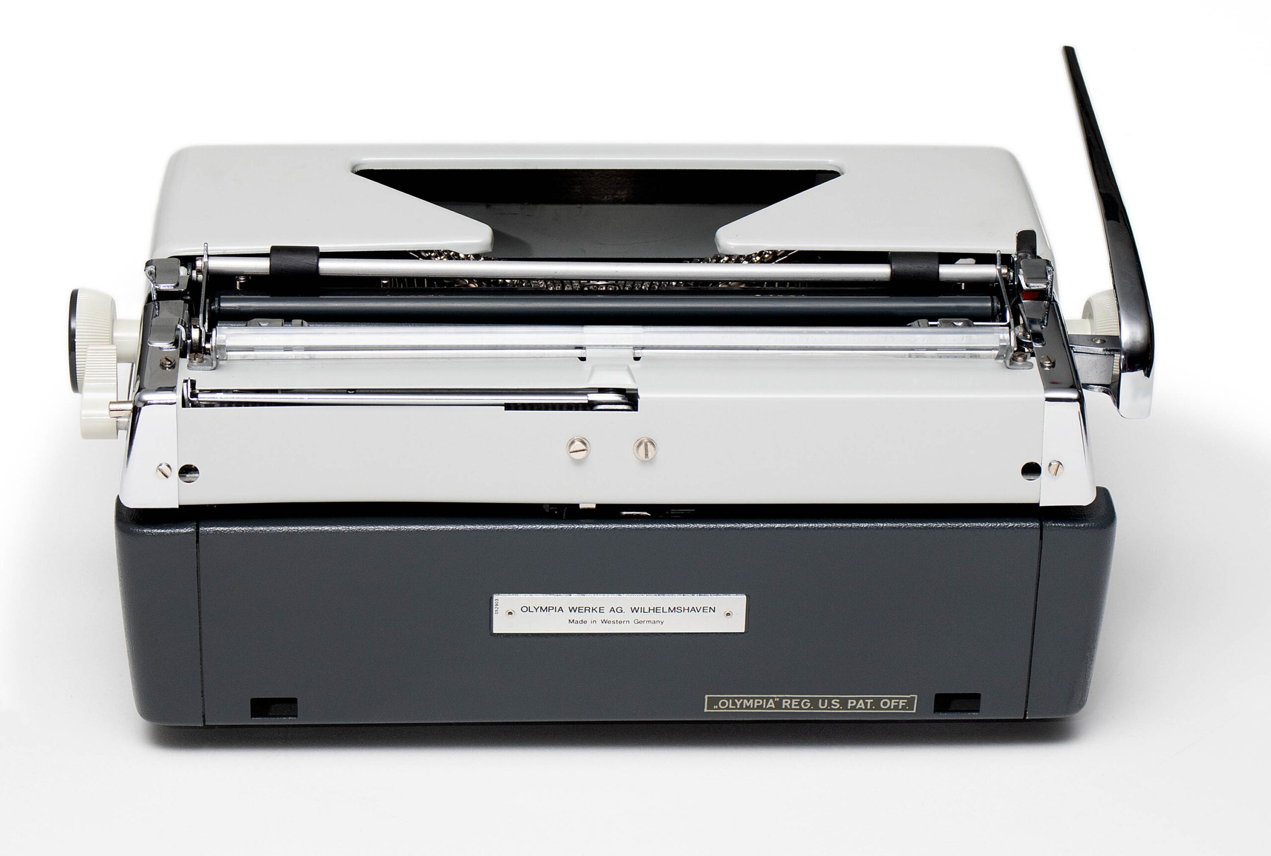 Olympia SM9 De Luxe Manual Typewriter Gray/Grey 1969 Vintage #1490 Professionally Restored (Refurbished) - Image 5