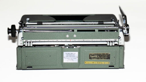 Olympia SM3 De Luxe Manual Typewriter for Sale Green 1957 Vintage Professionally Restored (Refurbished) - Image 5