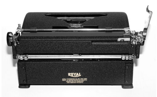 Royal Quiet De Luxe Manual Typewriter Black 1946 Vintage #1492 Professionally Restored (Refurbished) - Image 4