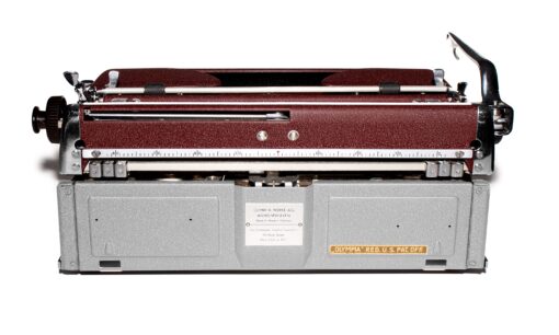 Olympia SM3 De Luxe Manual Typewriter for Sale Burgundy/Gray 1959 Vintage Professionally Restored (Refurbished) - Image 5