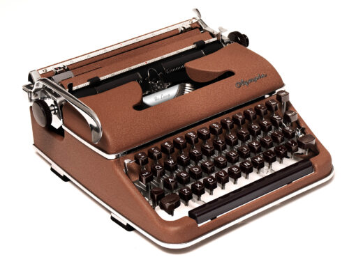 Olympia SM3 De Luxe Manual Typewriter for Sale Brown 1956 Vintage Professionally Restored (Refurbished) - Image 2
