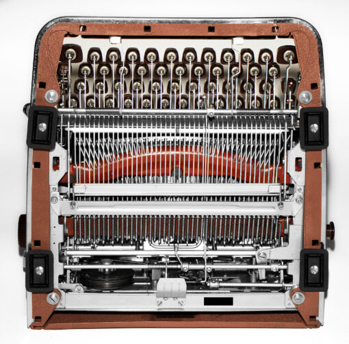 Olympia SM3 De Luxe Manual Typewriter for Sale Brown 1956 Vintage Professionally Restored (Refurbished) - Image 6