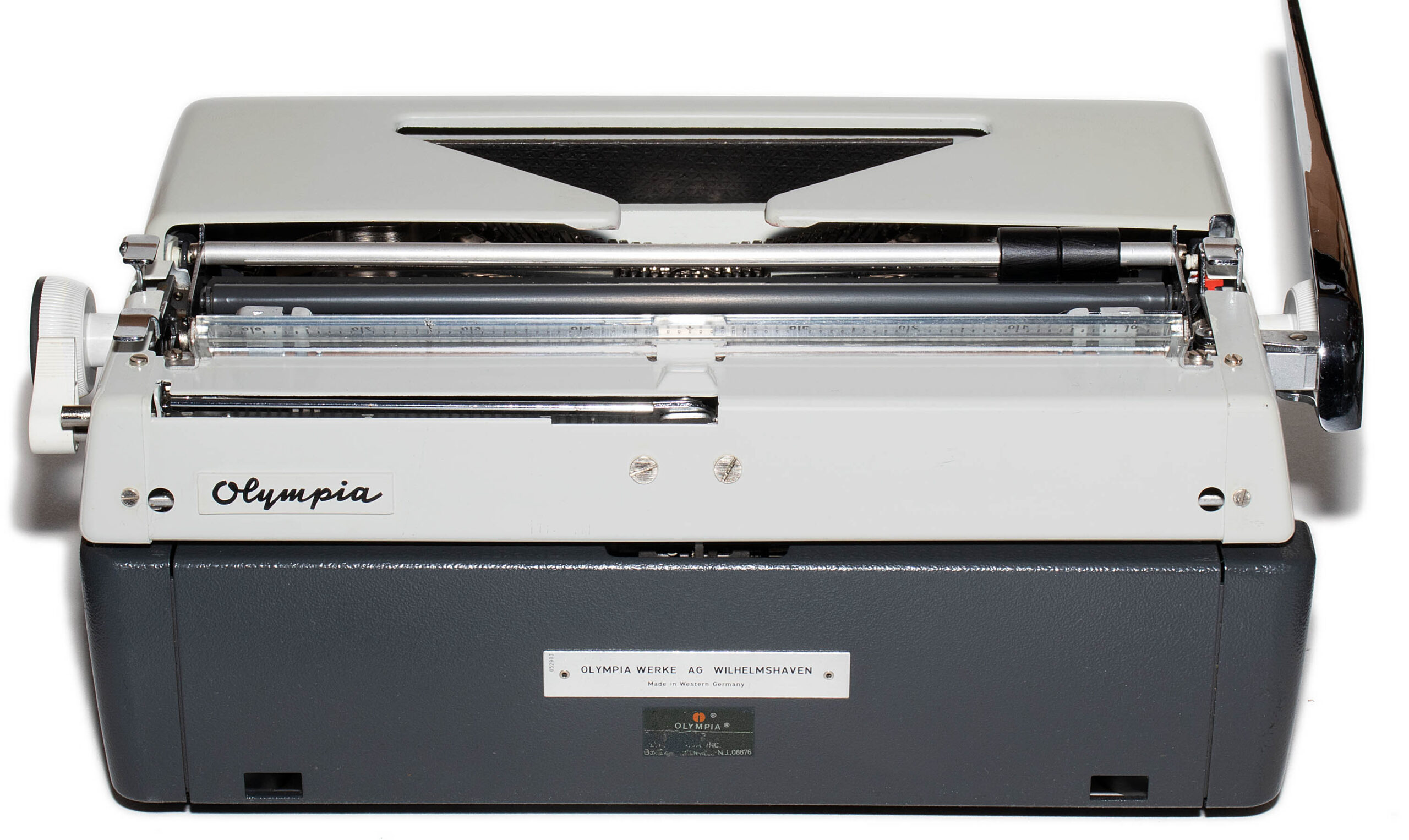 Light-Gray 1970 Olympia SM9 De Luxe Typewriter #1526, New Platen, Vintage SM-9 Professionally Restored (Refurbished) - Image 5