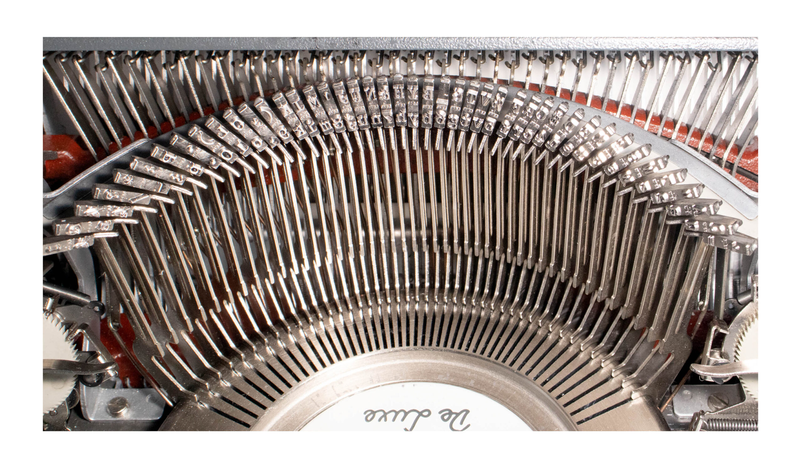 SOLD! Restored Gray 1969 Olympia SM9 De Luxe Typewriter, New Platen, Vintage #1528 Grey SM-9 - Image 4