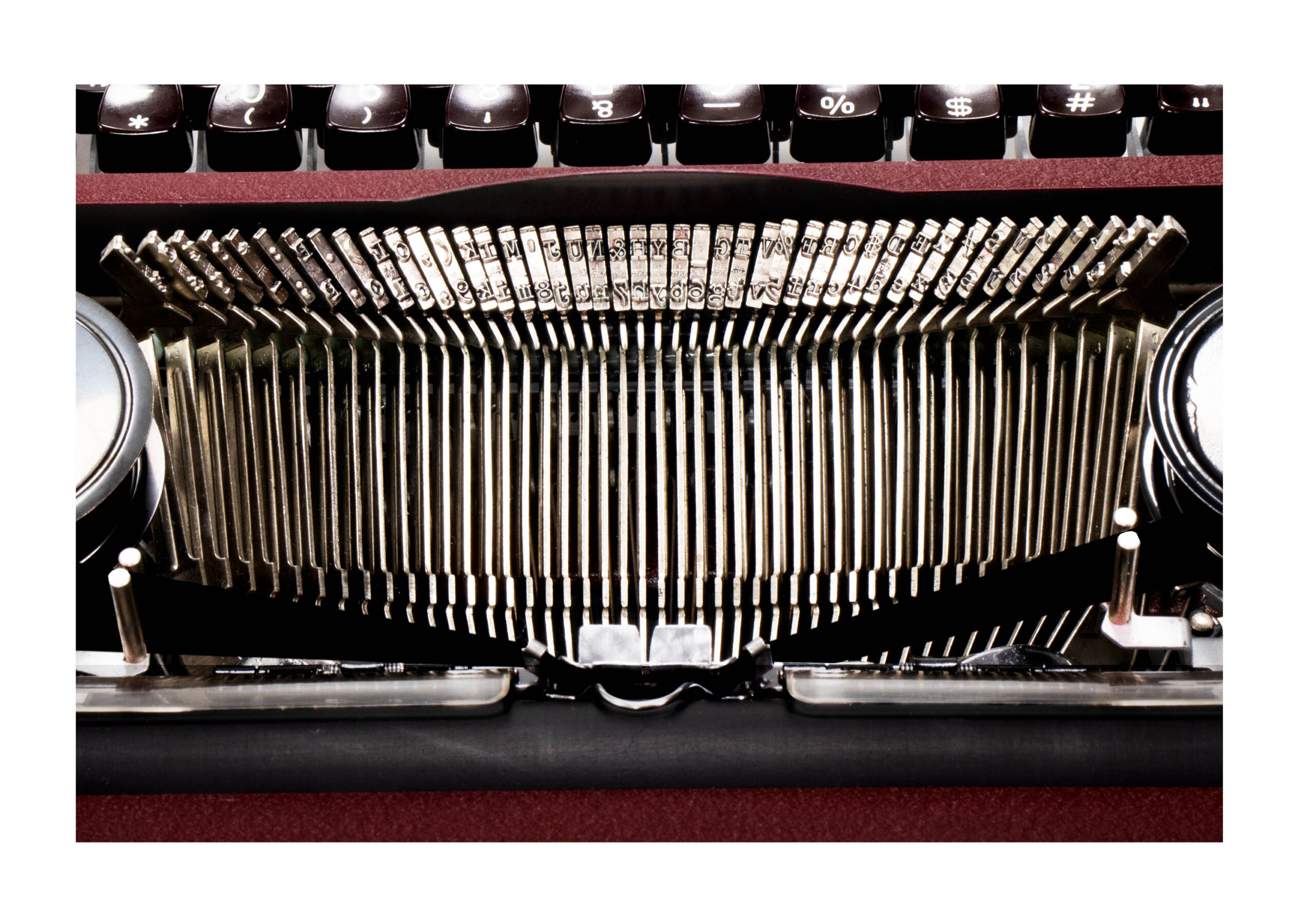 *Rare* Burgundy/Maroon 1959 Olympia SM4 Typewriter for Sale, New Platen, Vintage SM-4 (Professionally Restored / Refurbished) - Image 5